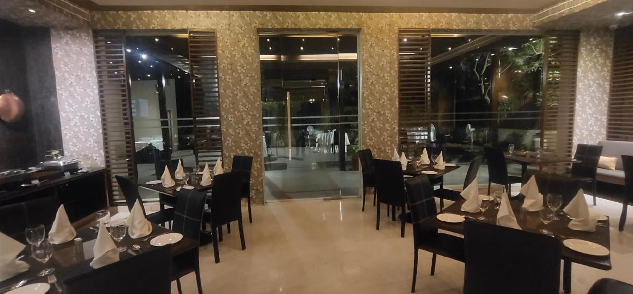 Udman Hotel Panchshila Park Nové Dillí Exteriér fotografie